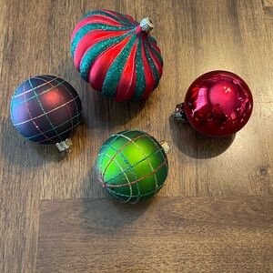 Festive Holiday Ornament Set - Red and Green
